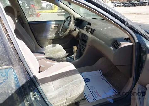 1997 Toyota Camry Ce/Le/Xle z USA, uszkodzony, nr VIN 4T1BG22KBVU153784